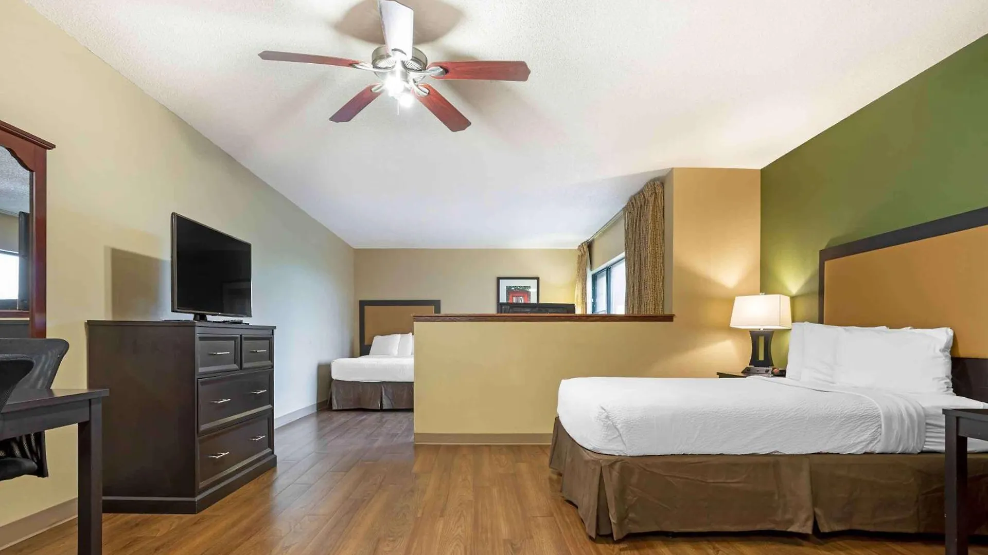Extended Stay America Suites - Meadowlands - Rutherford Hotel